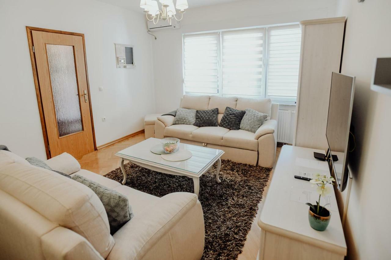 Apartman M5 Ðakovo Bagian luar foto