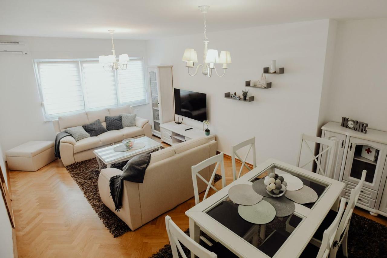 Apartman M5 Ðakovo Bagian luar foto
